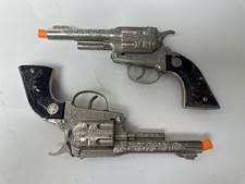 Rare 1950 Hubley Texan Jr. Six Gun Toy Pistols Pair .