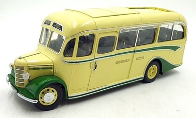 サンスター製　1947 ベドフォードOB 1/24 Sun Star 1/24 Scale 5002 - 1947 Bedford OB Duple Vista - Southern