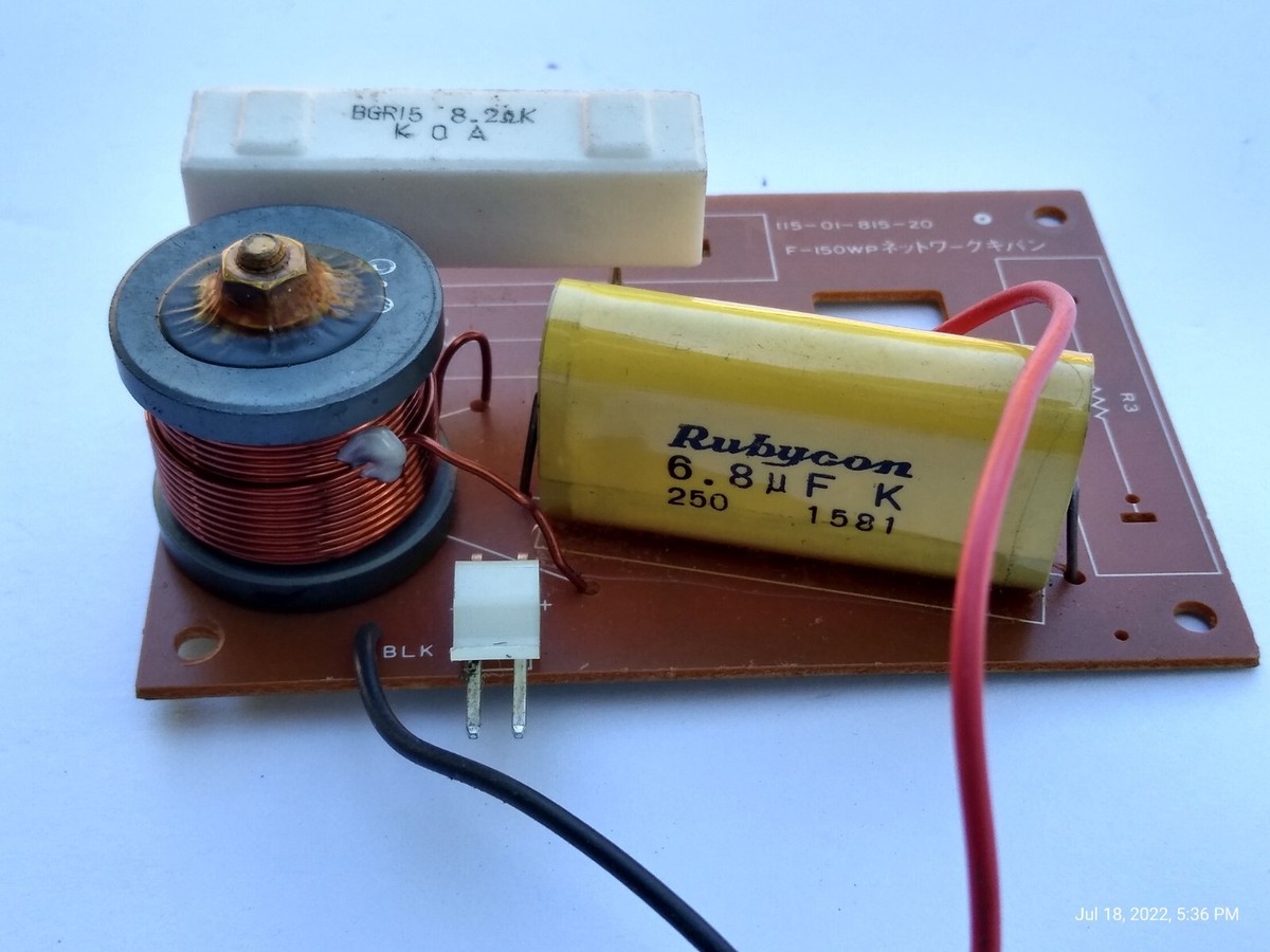 Two TOA F-150WP Speaker Crossover 115-01-815-20 With a pair