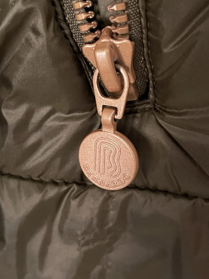 Chaqueta acolchada oliva Bernardo talla L libre de patos Foto 3 de 4