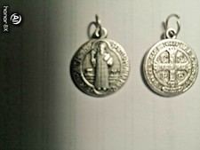 MINI COLGANTE CATÓLICO SAN BENEDICTO MEDALLA PATRÓN PARA PAGADORES Y MEDITACIÓN