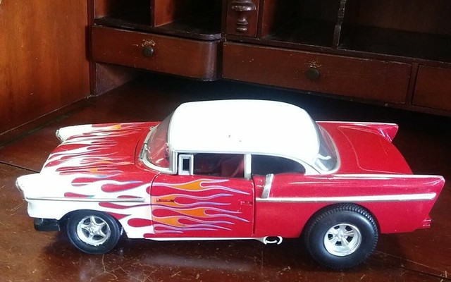 hot wheels 57 chevy flames
