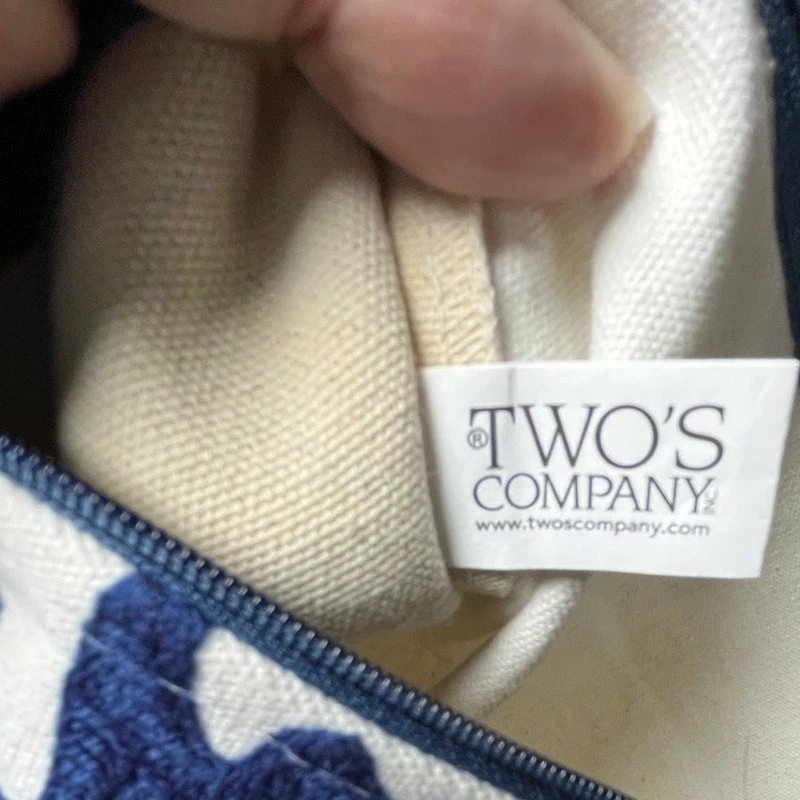 Bolso Two’s Company Azul Blanco Algodón Borla Bordado 11.5x8 Foto 3 de 4