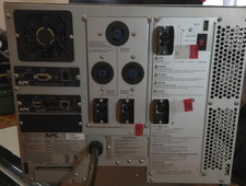 APC Symmetra RM UPS Chassis SYHFB6KT / SYHFB6KJ No Batteries No Power Modules