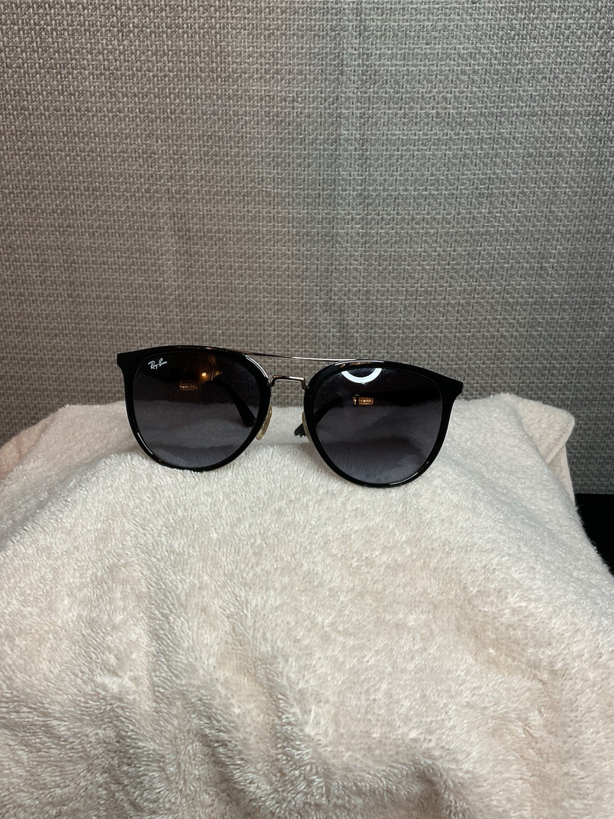 Ray Ban RB4285 Sunglasses 601/8G Black/Gray Gradient