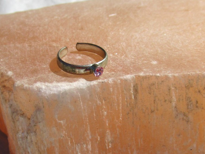 Cute toe or pinky ring size adjustable silvertone light pink CZ