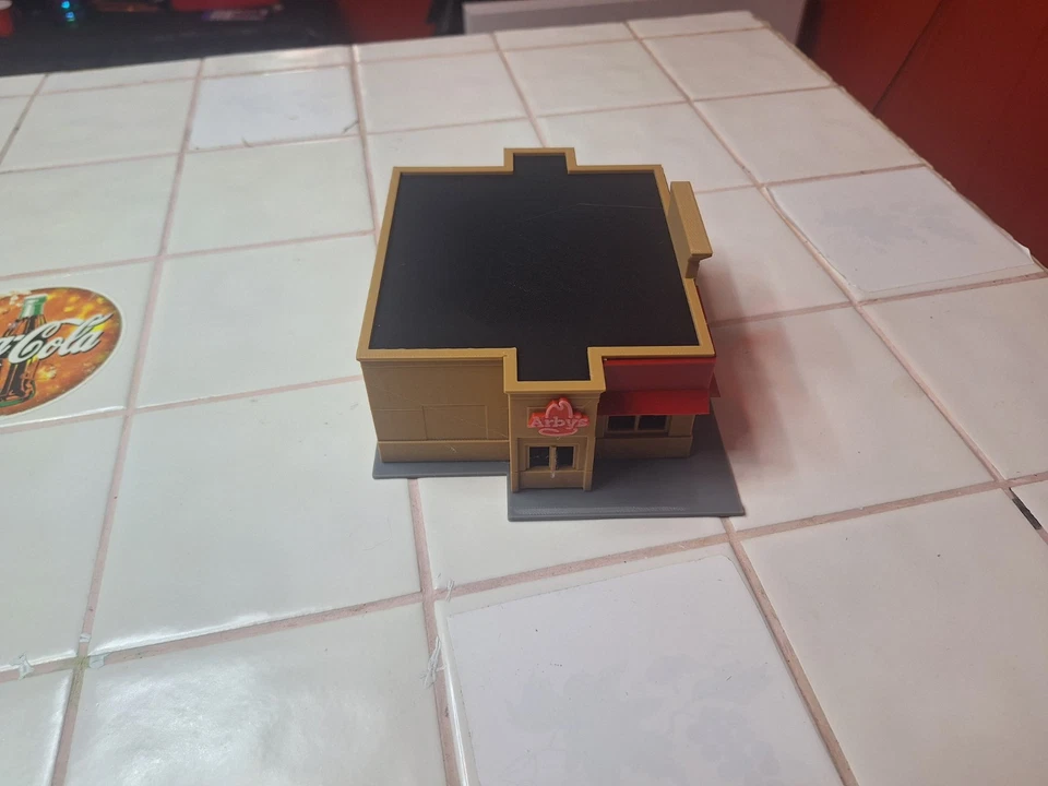 Edificio Arbys escala N construido a medida comida rápida impreso en 3D terminado construido Foto 2 de 4