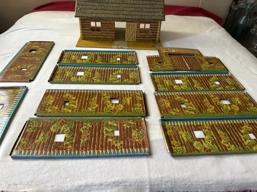 Vtg Marx tin litho Toy Fort Dearborn Log Cabin w/ metal fence  lot