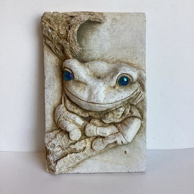 Cast Stone Concrete Garden Art Wall Tile Plaque Frog Toad Glass Eyes Blue Unique