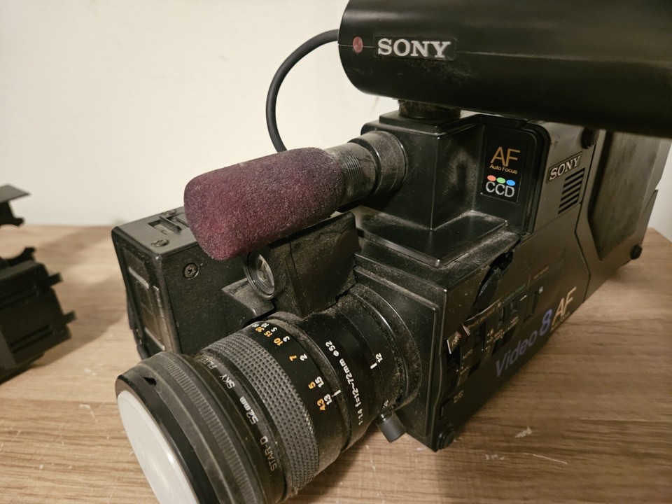 Sony CCDV8AF 8mm Video 8 Video Camera Recorder w/ Manual eBay