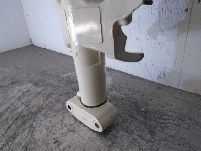 Suzuki 4 Tiempos 200hp Fueraborda SOPORTE GIRATORIO/BRAZO DE DIRECCIÓN 200 CV DF200A Piezas Foto 3 de 4