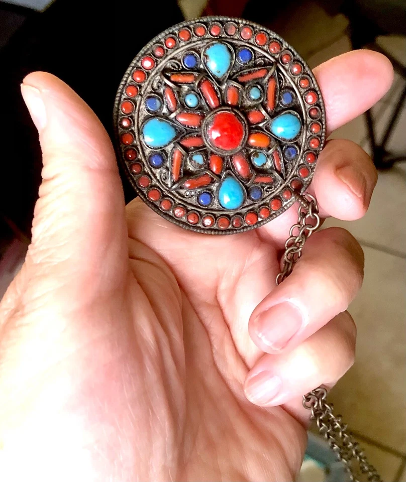 Collar colgante medallista vintage coral turquesa lapislázuli en plata tibetana Foto 4 de 4