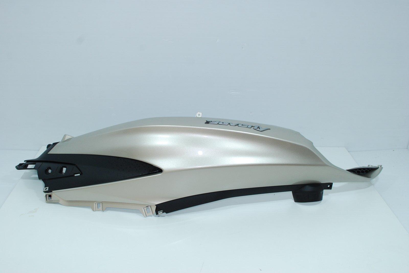 REAR LEFT SHELL TAIL PIAGGIO BEVERLY 300 HPE 2021 2023