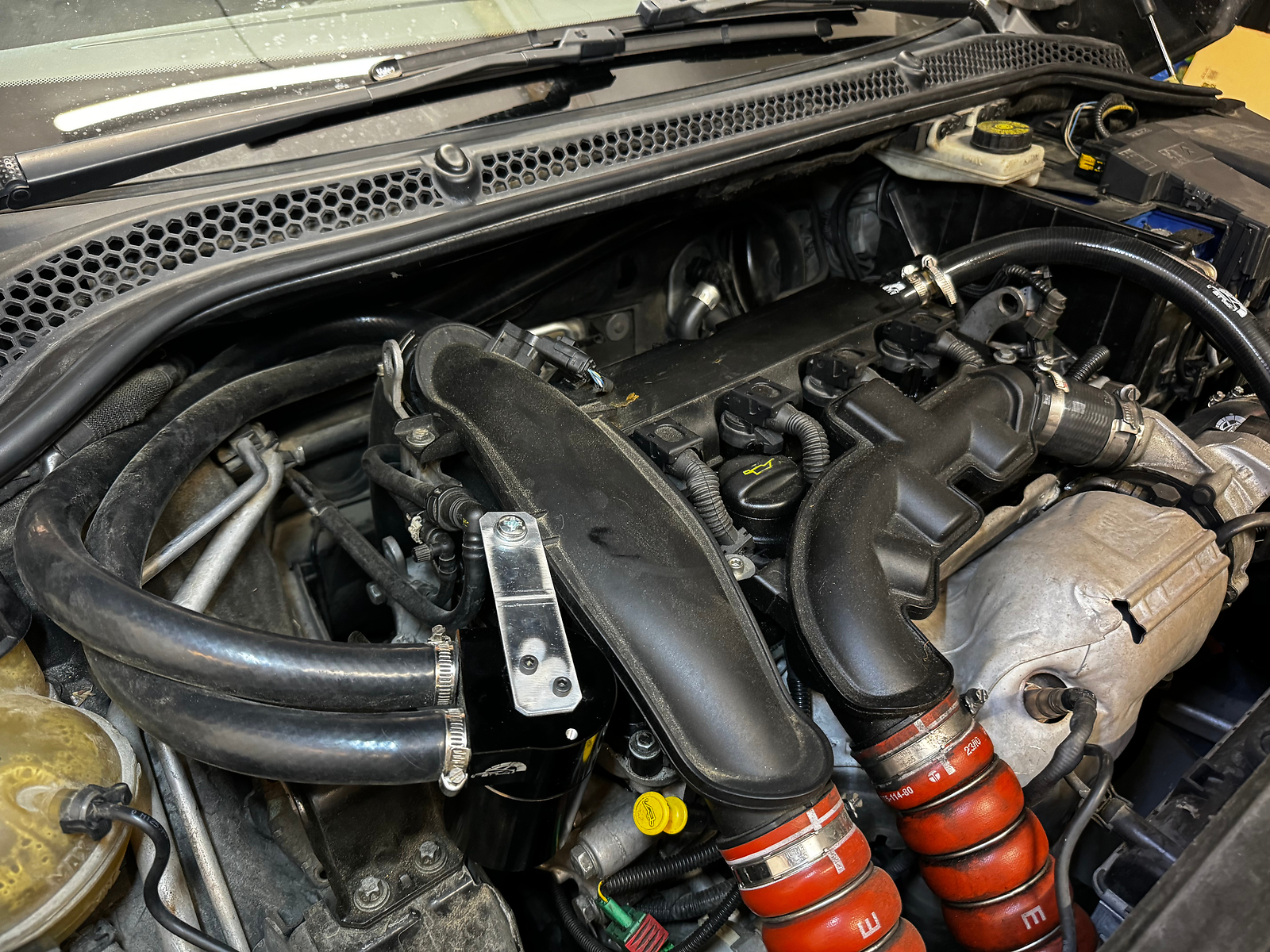 Récupérateur huile THP 150 156 175ch en aluminium noir pour moteur turbo