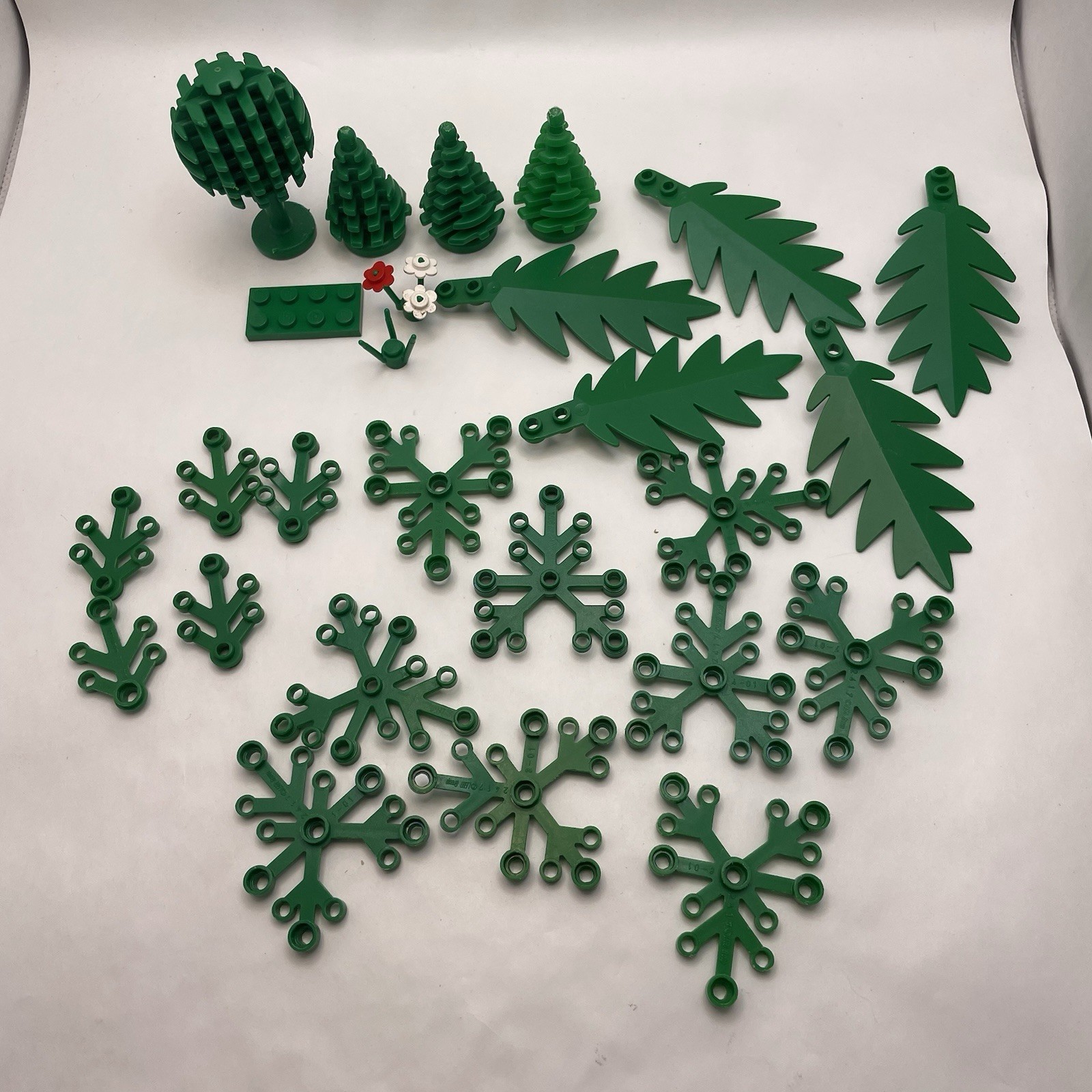 Vintage Genuine LEGO Plant Leaves Trees Flowers Foliage Landscaping Mixed Lot