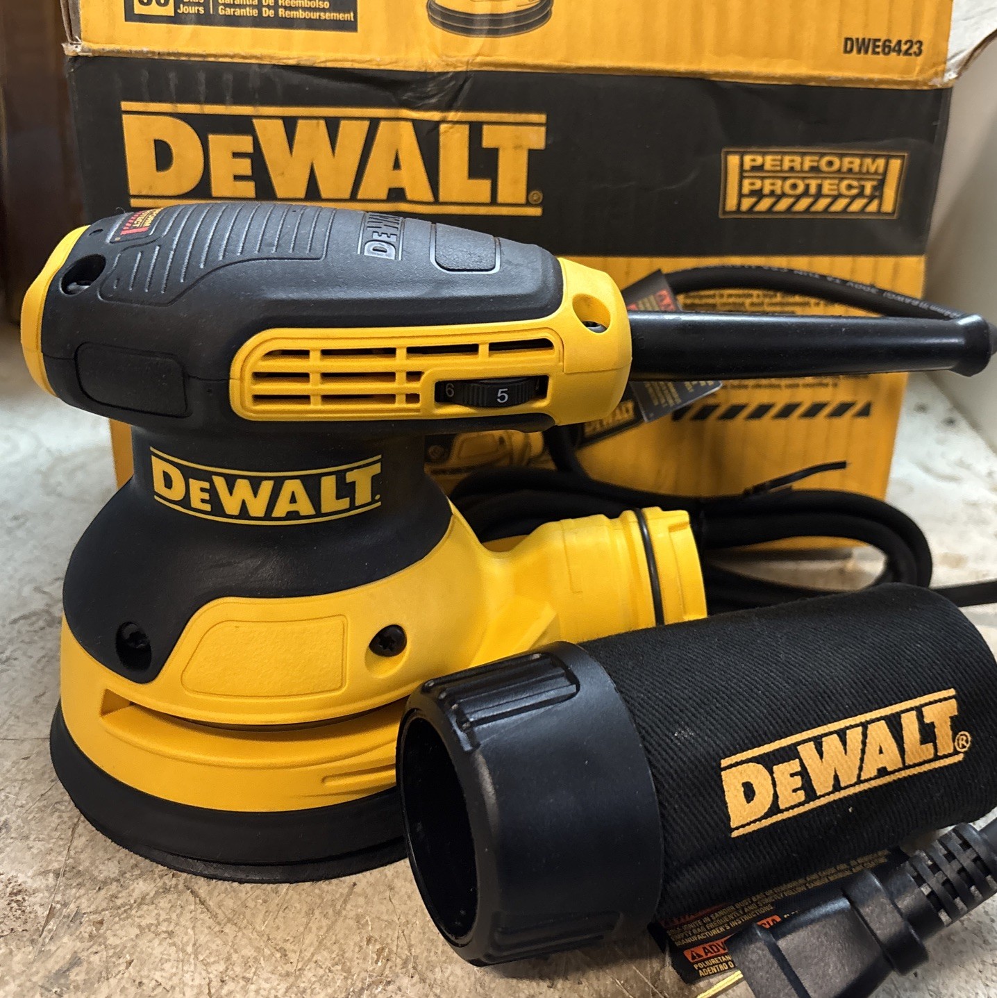 Dewalt DWE6423 5" Variable Speed Hook & Loop Random Orbit Sander - Open Box