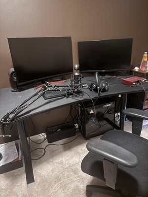 Full Gaming/Streaming Setup   Everything You Need/plug-in and play.