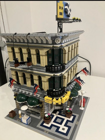 Lego Grand Emporium 10211 Modular Building 100% Complete Creator Expert Set 2010