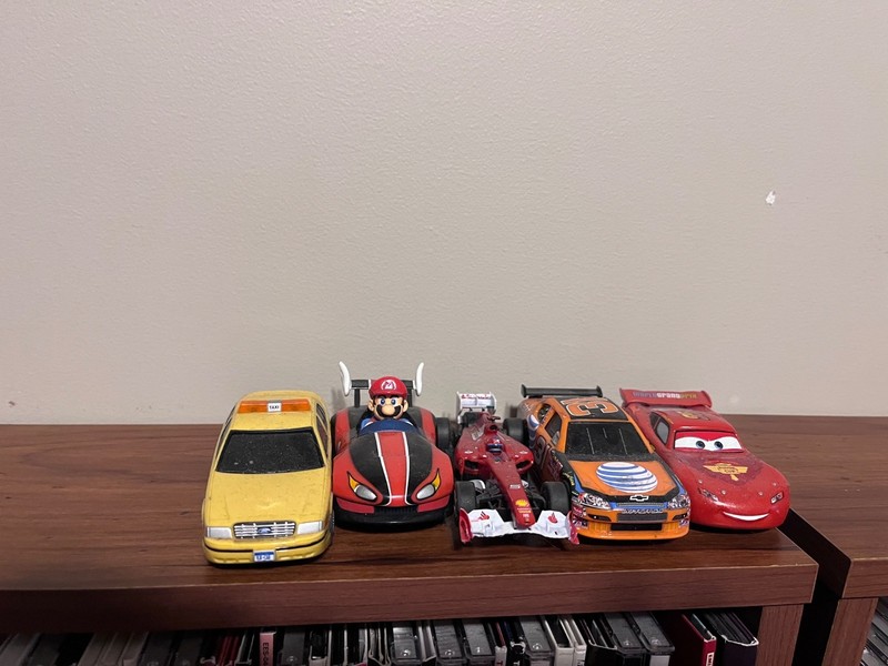 Carrera Go 1/43 5 slot cars Mario Ferrari Lightning McQueen need shoes and braid