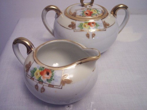 NIPPON ELITE SUGAR BOWL & CREAMER “B” in Wreath, Red, yellow roses.Vintage (M) - Picture 2 of 9