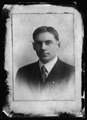 Photo:Dr Jesse F Steiner 1919 Portrait Bureau of Training Home Service
