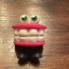 Wind-up Chattering Teeth Toy with Eyes and Feet