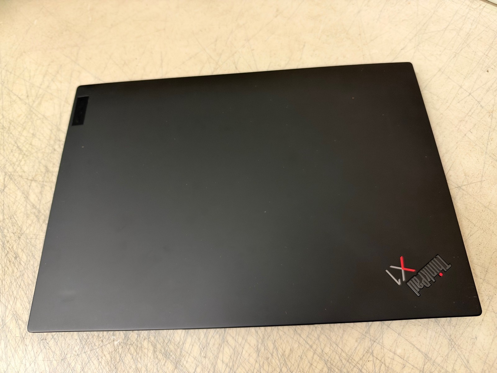 Lenovo ThinkPad X1 Carbon Gen 10 14 WUXGA táctil i7-1270P 16GB 512GB Win 11P, imagen 3