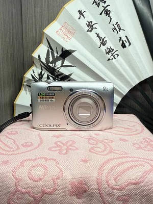 Nikon COOLPIX S3600 20.1MP 8x Optical zoom Compact Digital Camera Silver -Tested