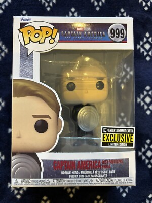 Captain America With Prototype Shield 999. Entertainment Earth. Mint + Protector