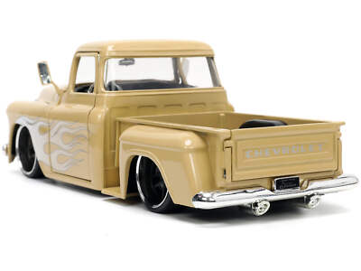 Jada/’55 Chevyシボレー StepSideステップサイド 1/24 Amazon.com: MiJo Exclusives Jada Toys 1:24 1955 Chevrolet
