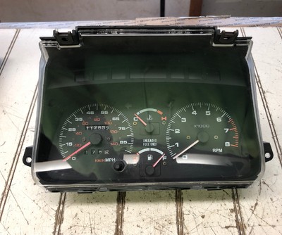 94 95 Geo Tracker Gauge Cluster Speedometer With Tach 112k Ebay