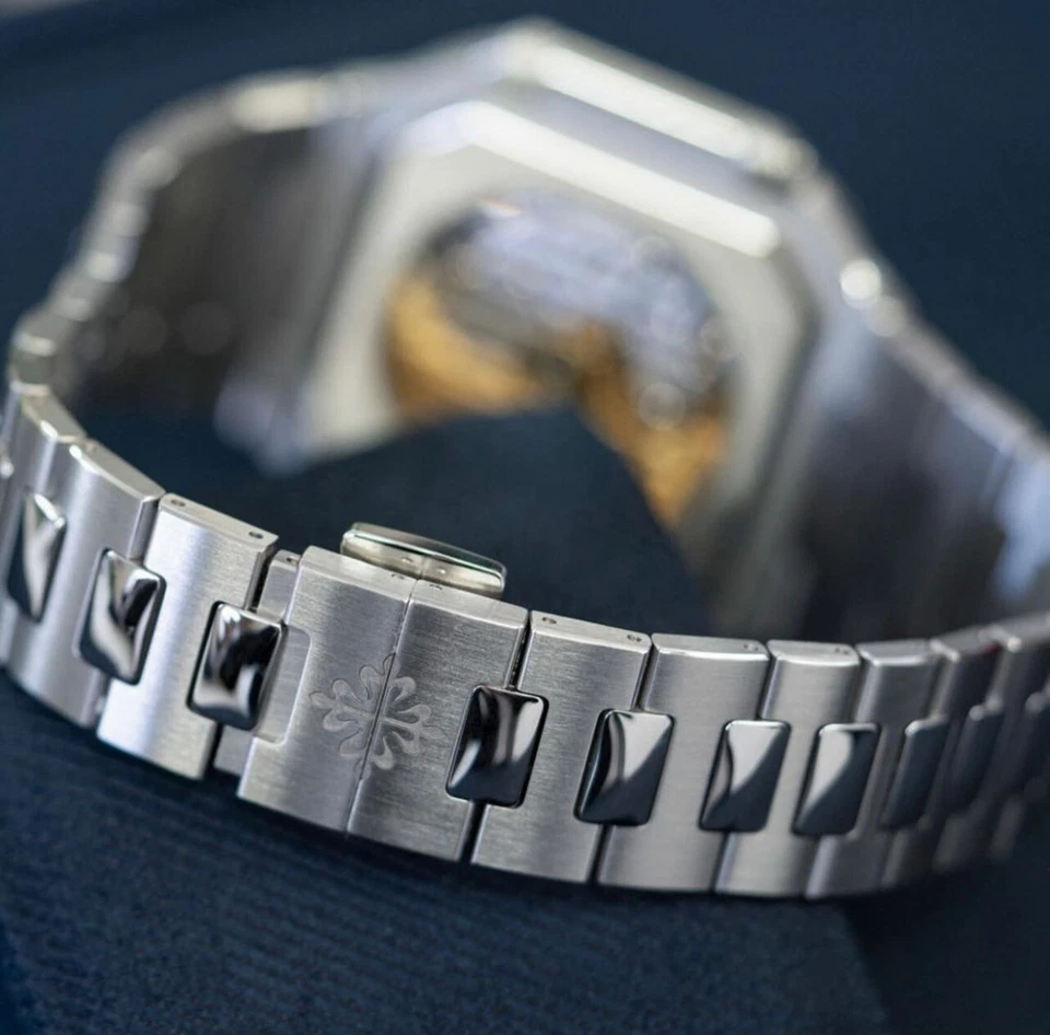 Patek Philippe 5821/1A-001 Cubitus esfera verde oliva acero inoxidable 45 mm Foto 4 de 4