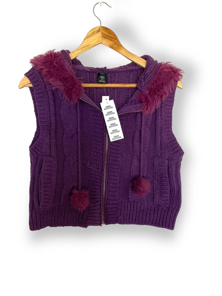 Urban Outfitters Cárdigan con Capucha Talla M Sin Mangas Pom Pom Recortado Tejido Púrpura Foto 2 de 4