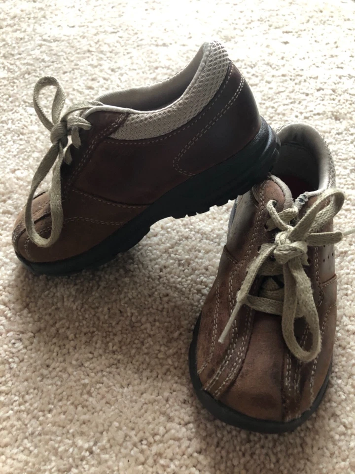 MUNCHKIN Toddler Boys Casual Shoes ~ Size 7.5 M Medium ~ Brown ~ Holidays School - Image 2 of 3