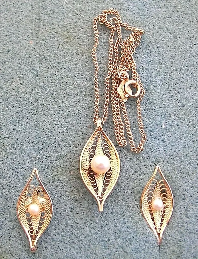 Sarah shop coventry pearls