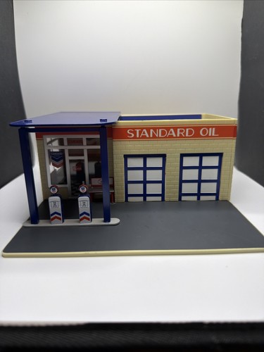 Original Diorama Service Station Vintage Gas "Standard Station" 1:64 Greenlight