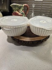 White Round Plastic Container With Lid 1450 ml 7.5"x2.5" Ribbed
