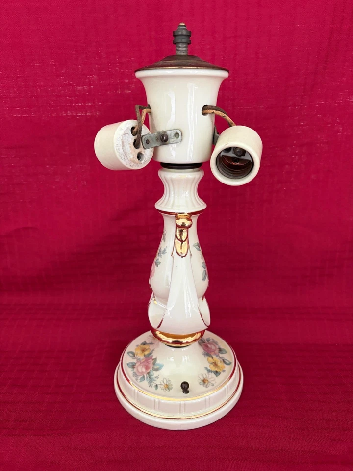 Harmony House Porcelain 3 Light Ceiling Light fixture Victorian **GORGEOUS** A++ - Image 4 of 4