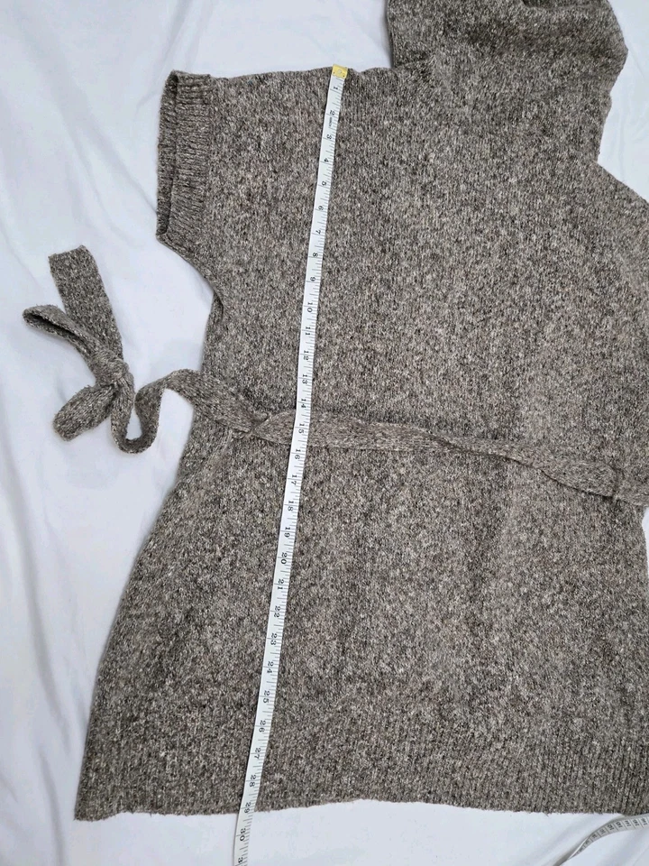 Cárdigan Michael Kors para mujer abierto con banda en la cintura grande gris tejido con cable talla pequeña Foto 3 de 4