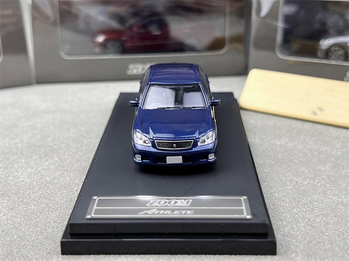 Zoom 1/64 Scale Toyota Crown Athlete GRS184 Blue Diecast Car