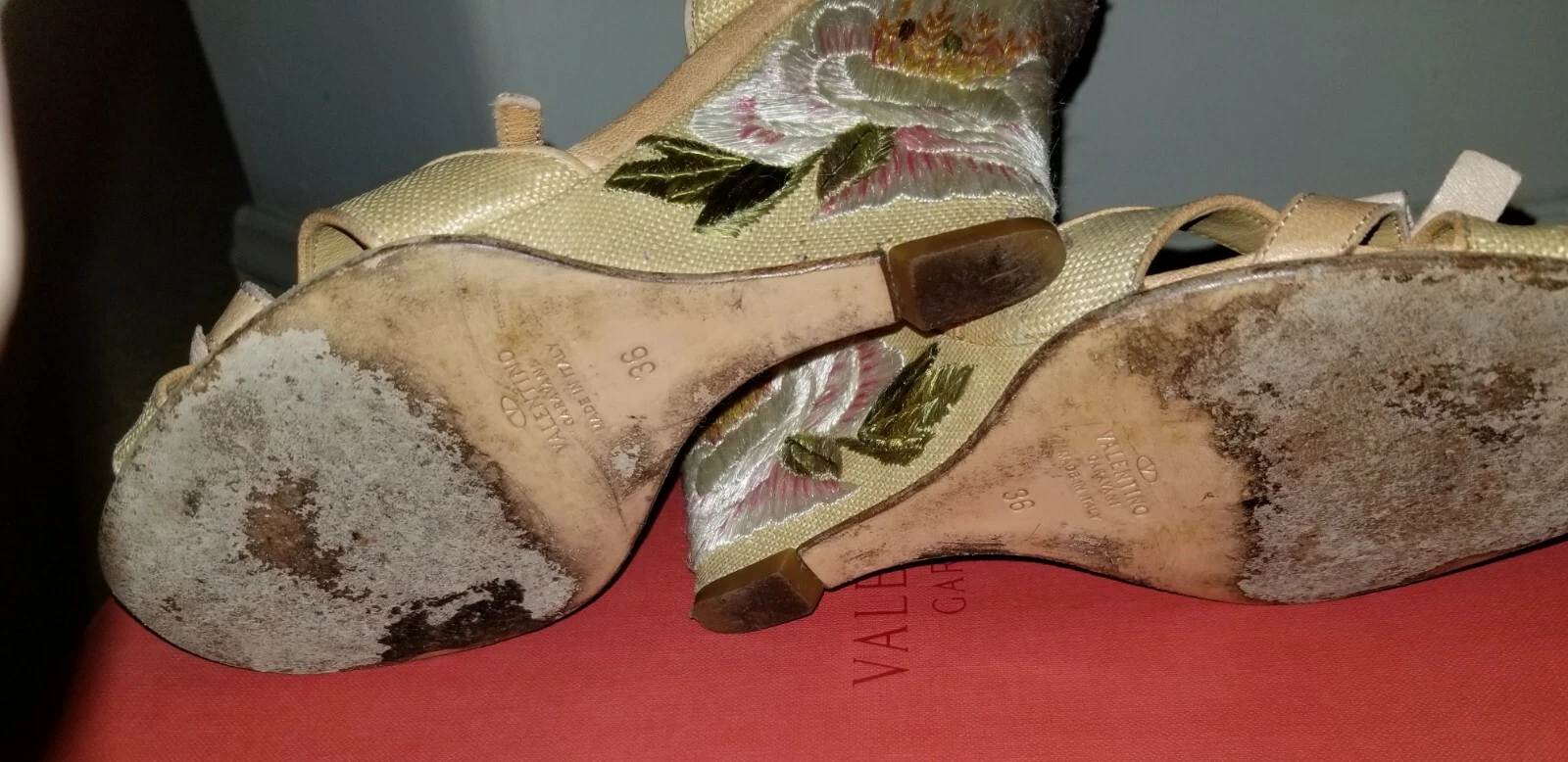 VALENTINO CINTURINO CAVIGLIA IN PELLE RICAMATO (UNICO NEL SUO GENERE)