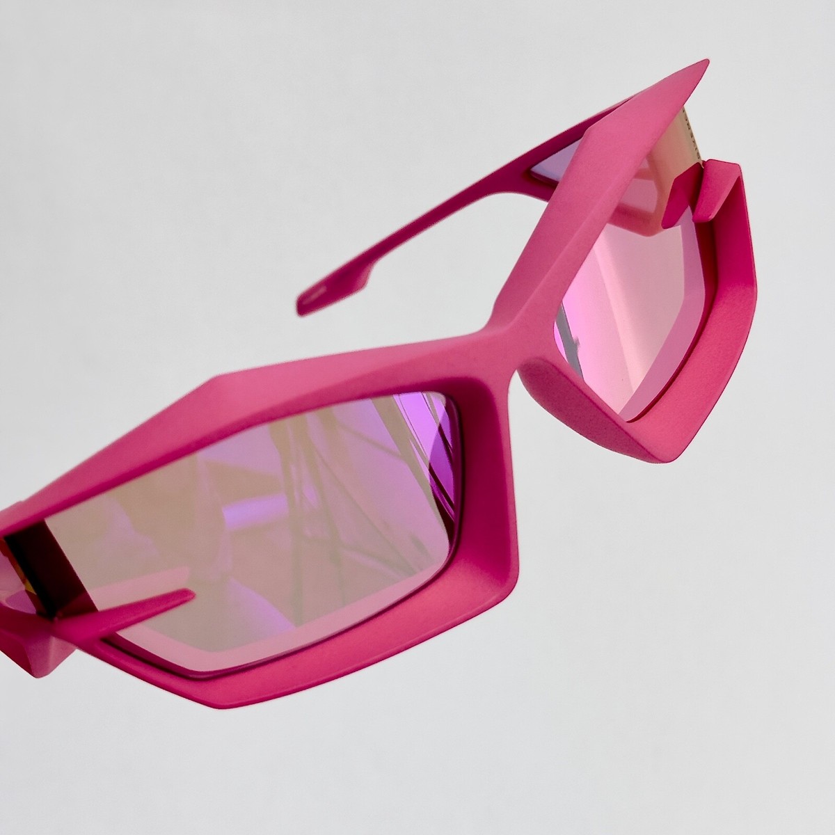 GIVENCHY GIV CUT 40049 Fuchsia Pink Mirrored Runway Unisex GIVENCHY GIV CUT 40049 Fuchsia Pink Mirrored Runway Unisex