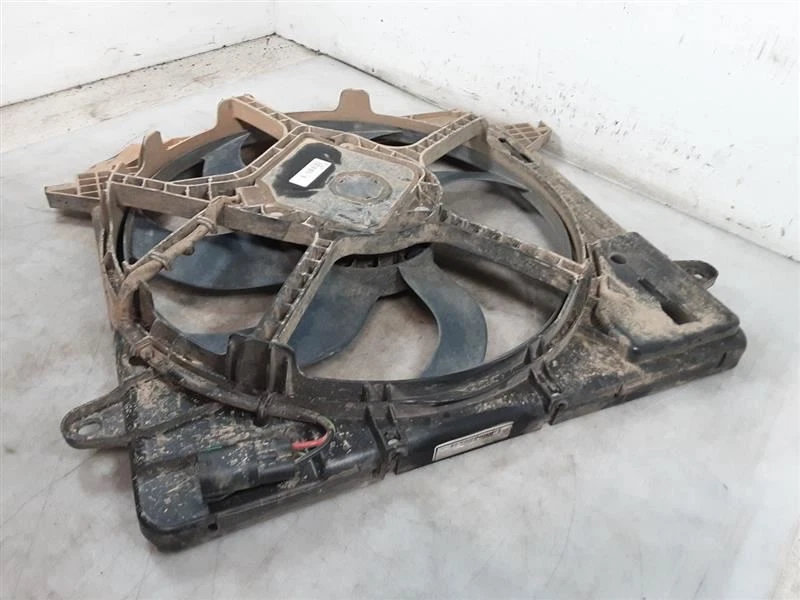 Jeep JK Wrangler OEM Electric Engine Cooling Fan Motor w Shroud 2012-2017  92045 - Image 4 of 4