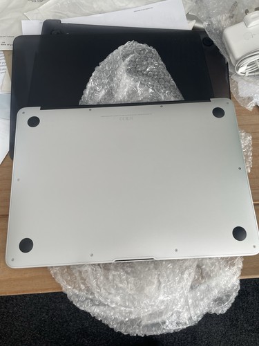 Apple MacBook Air 2.2ghz I7 8gb Ram 500gb Ssd - Picture 3 of 13