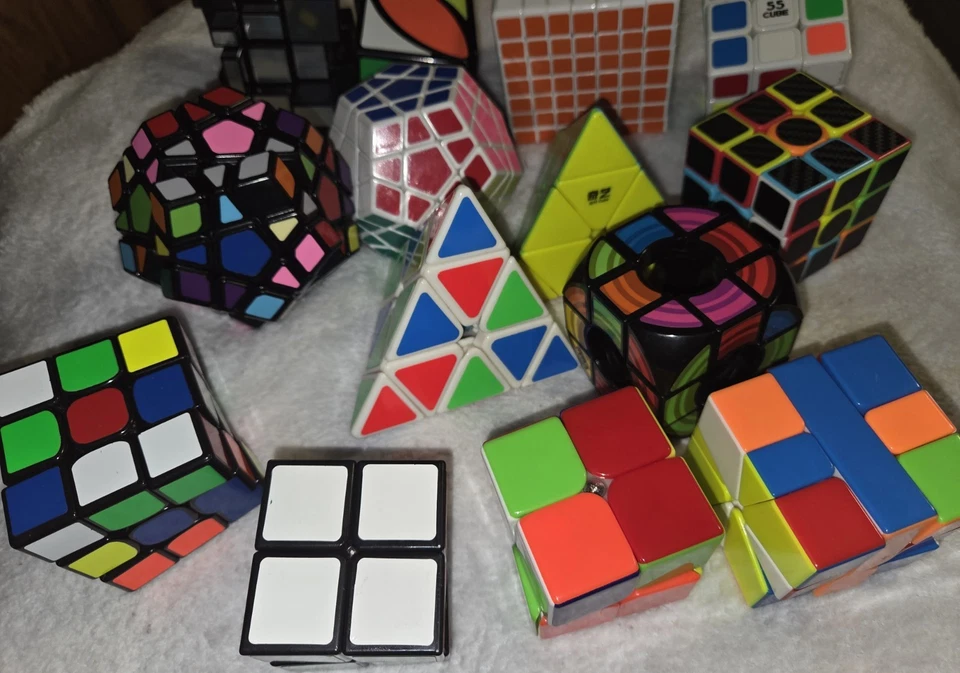 Assortment of 14 different types of rubix cubes that have rarely been used,Tb12u - Image 4 of 4