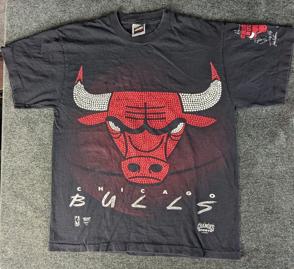 Vintage 1993 Changes Sports Chicago Bulls T-Shirt Men
