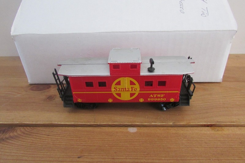 HO Scale Santa Fe Caboose #999850 Box#C018