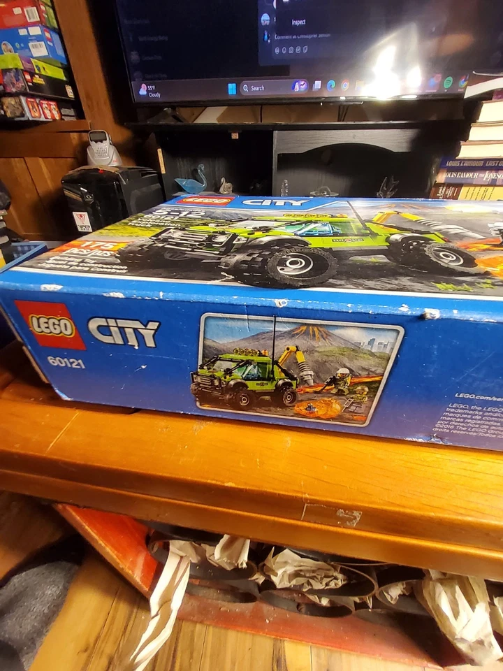 NEW LEGO CITY: Volcano Exploration Truck (60121) Sealed Retired - Image 4 of 4