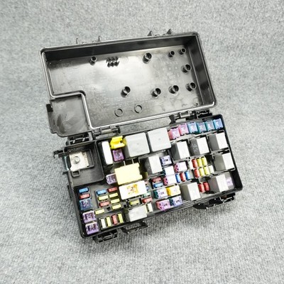 2012 Dodge Caravan Chrysler Town & Country TIPM Fuse Box OEM 68105507AD