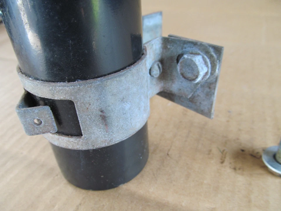 Soporte de bobina AMC Javelin V8 1971 - tipo emisiones California - buen estado usado Foto 4 de 4